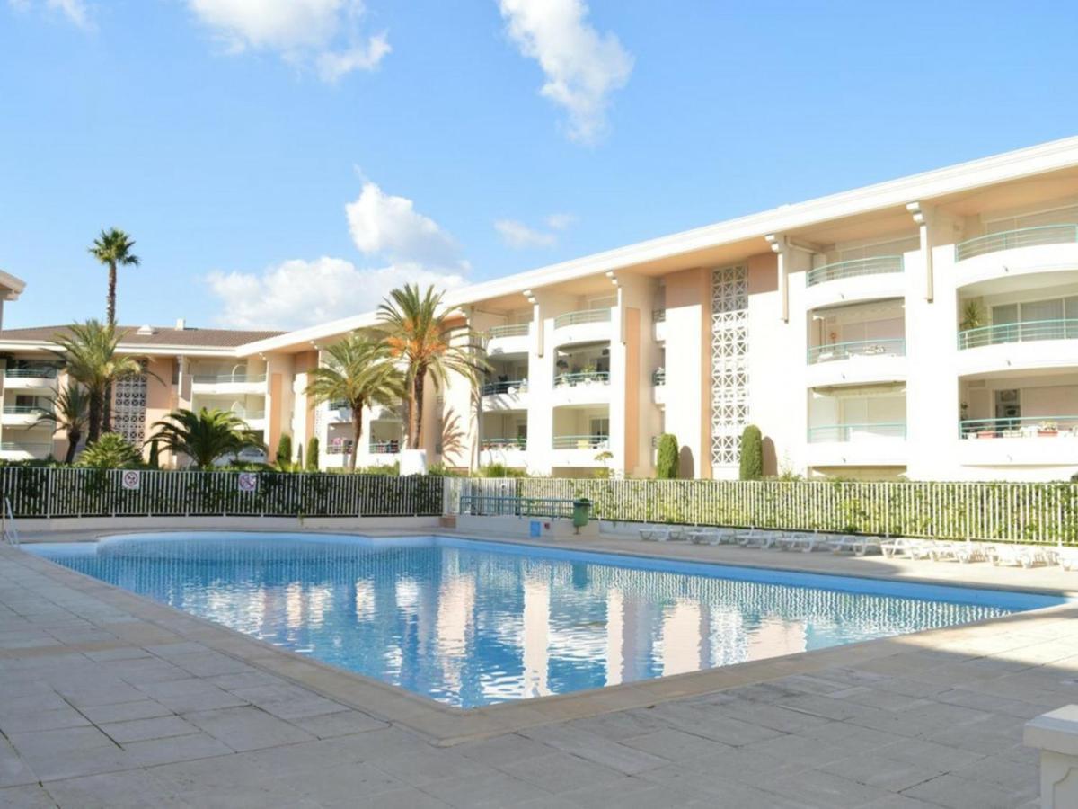 Frejus: Appt 2P, 5 Pers, Piscine, Plage A 150M, Parking, Animaux Ok - Fr-1-226A-357 Bagian luar foto