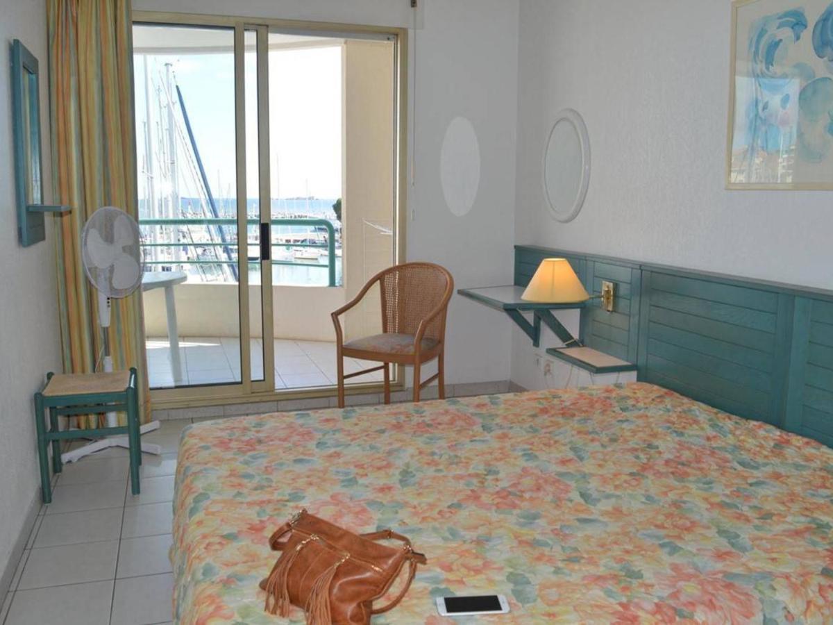 Frejus: Appt 2P, 5 Pers, Piscine, Plage A 150M, Parking, Animaux Ok - Fr-1-226A-357 Bagian luar foto