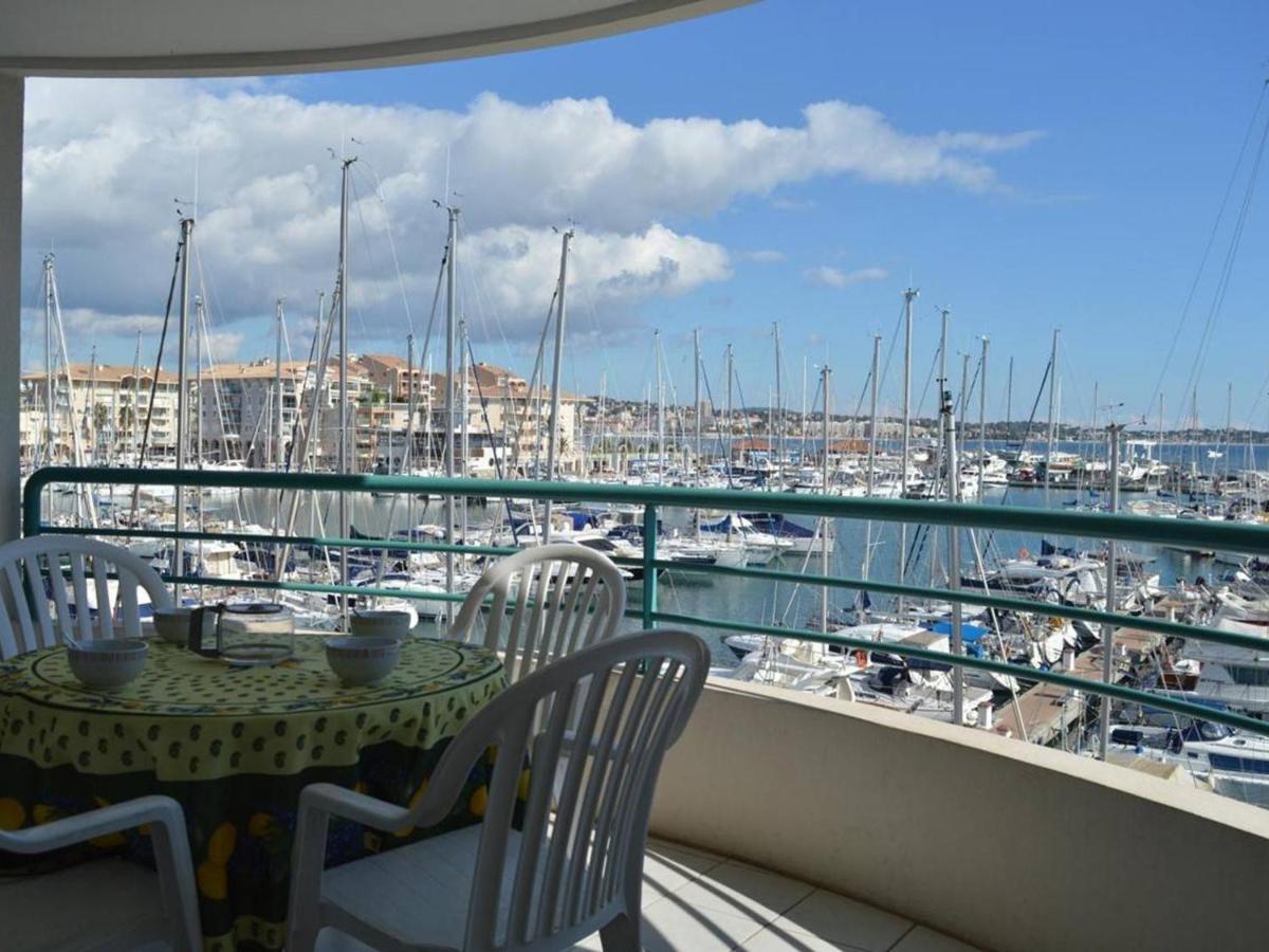 Frejus: Appt 2P, 5 Pers, Piscine, Plage A 150M, Parking, Animaux Ok - Fr-1-226A-357 Bagian luar foto